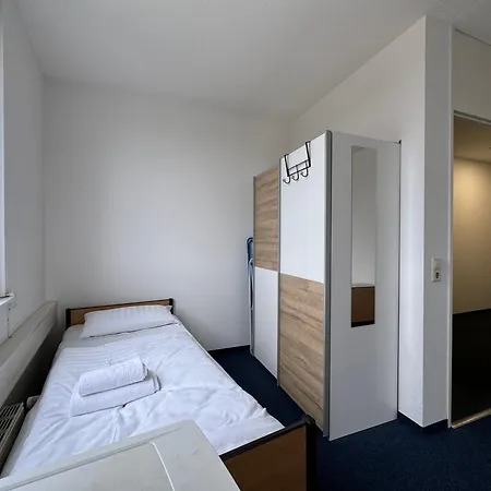 Thuja Karlsruhe-neureut By Kurzzeit Apartman *