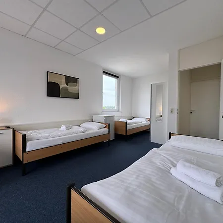 Thuja Karlsruhe-neureut By Kurzzeit Apartman *